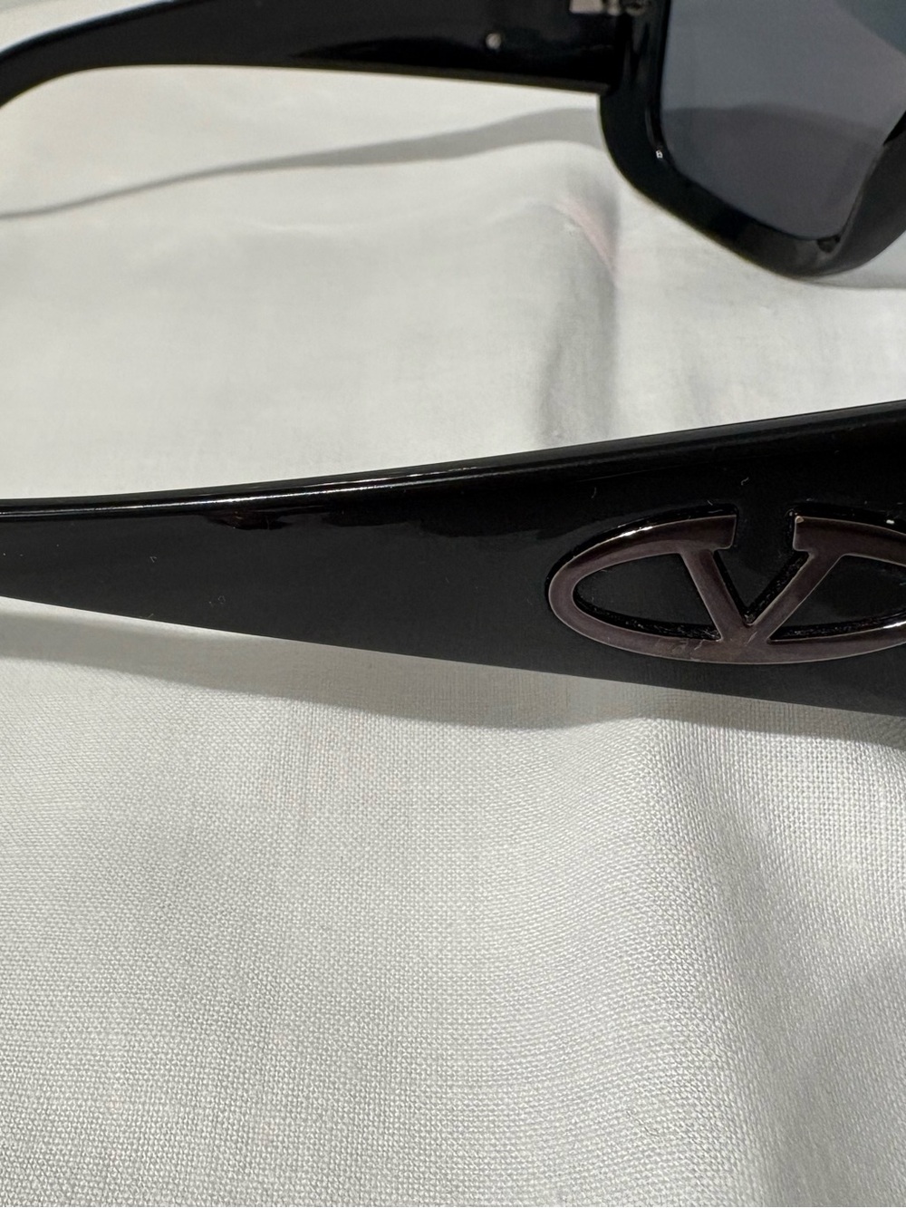 Valentino Black Curved Oversized Women's Sunglasses - Picture 4 of 4